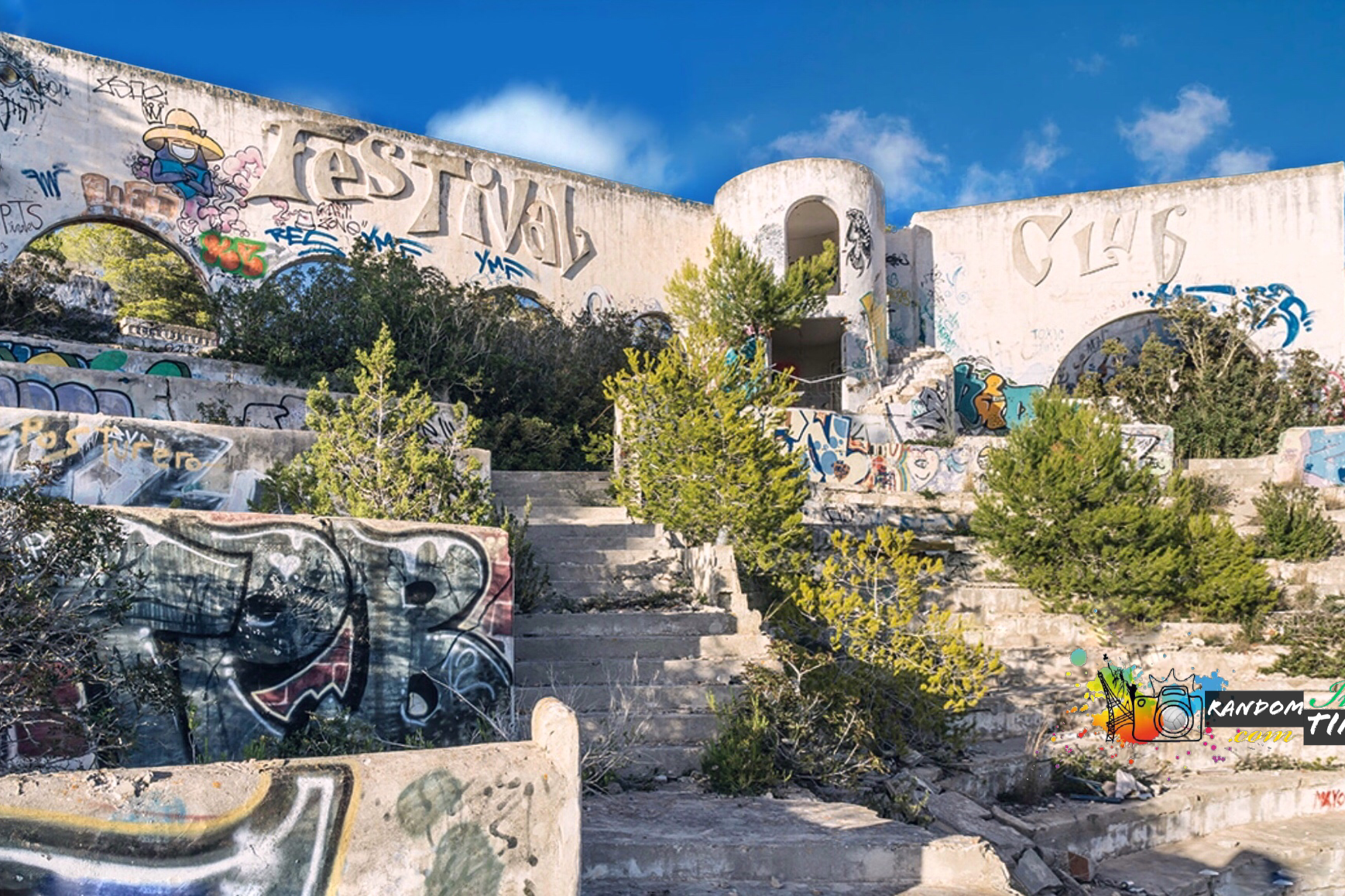 Storia del festival abbandonato di Ibiza